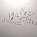 Graffiti pe scarile interioare ale MNAC