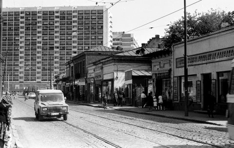 Calea Mosilor 1976, in fundal blocul ALMO