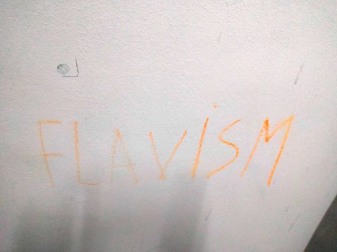 Graffiti pe scarile interioare ale MNAC