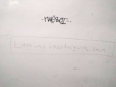 Graffiti pe scarile interioare ale MNAC